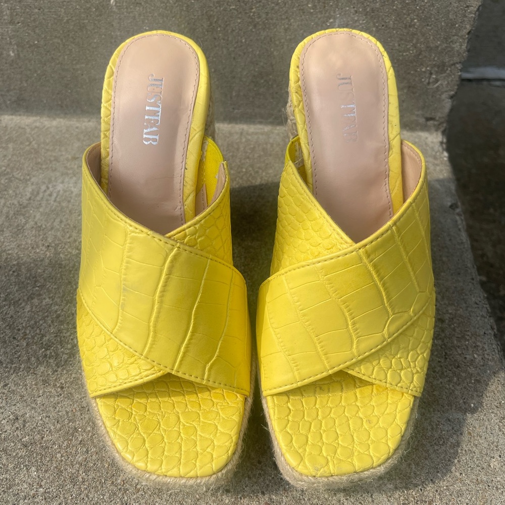 “Say my name” platform heels